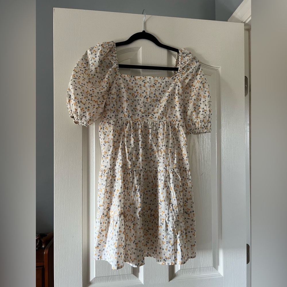 Puff sleeve dress